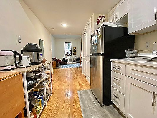 4th image of 321 W 105th St APT 2C