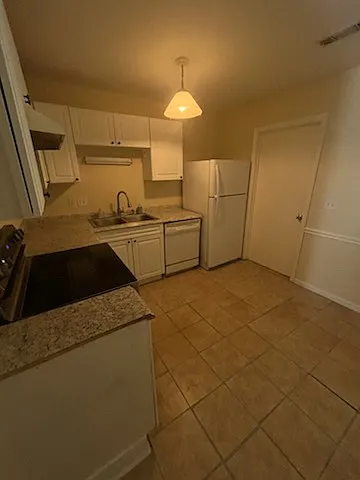 103 Kimeran Ln #B — Photo 4