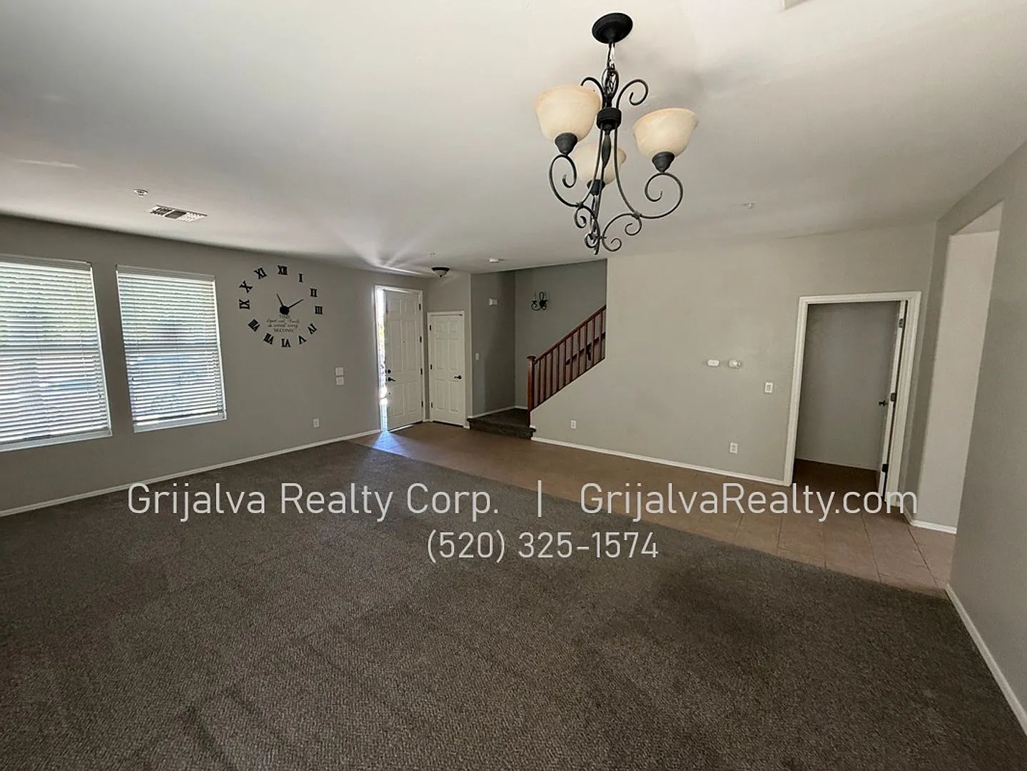 5 Bedroom, 3.5 Bath Home With Huge Rooms! * Move-In Special * (Valencia/Swan) — Photo 3