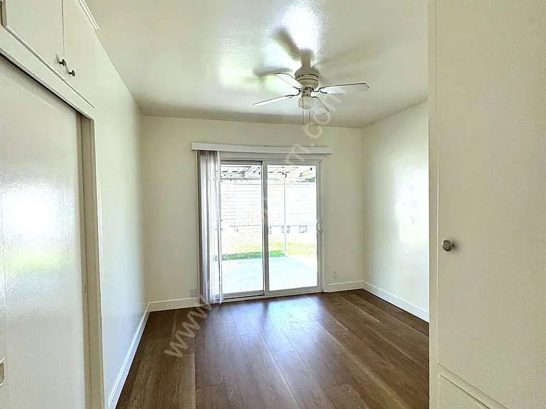 2422 Mariposa St — Photo 14