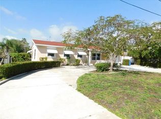9398 Sun Isle Dr NE, Saint Petersburg, FL 33702