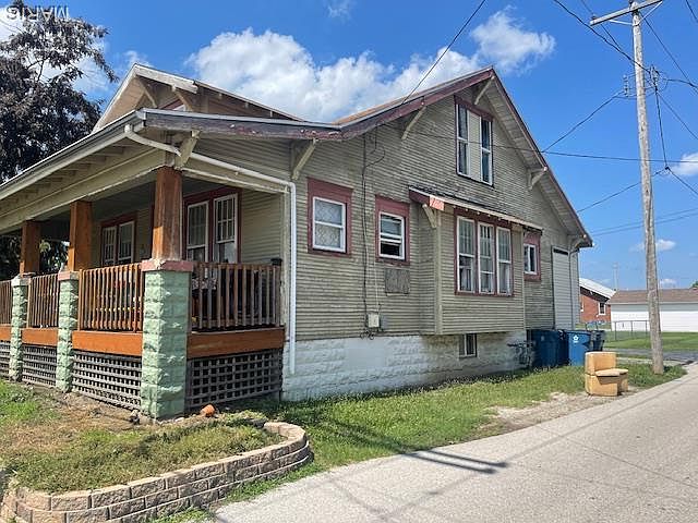 2nd image of 116 N Hesperia St #1