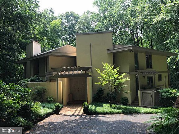 2nd image of 1325 Darnall Dr