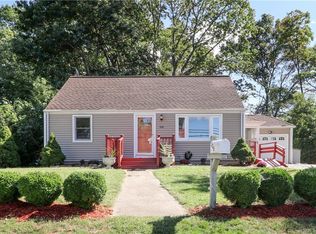 328 Meadows End Rd, Milford, CT 06460