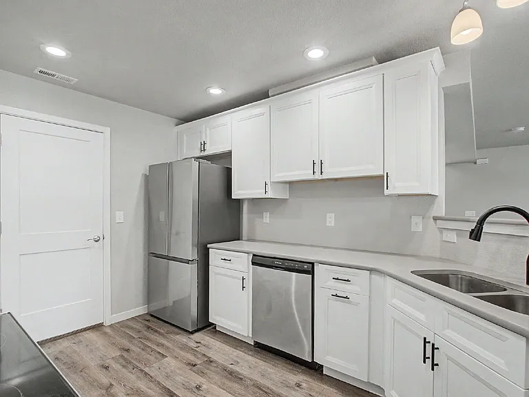 4209 Date St — Photo 24