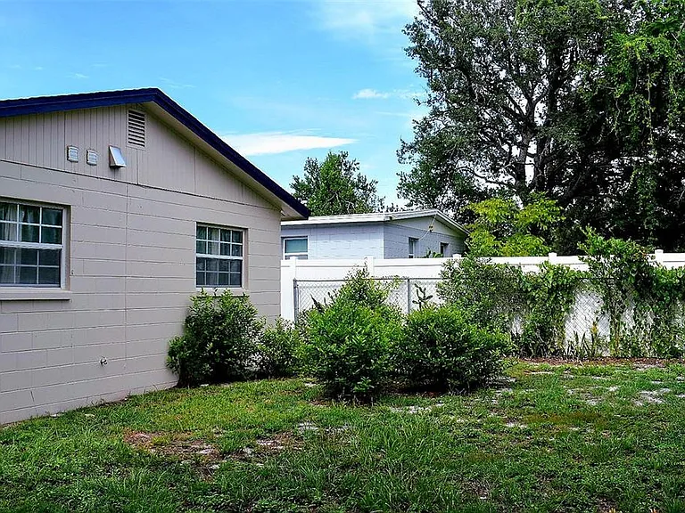 4306 W La Salle St — Photo 3