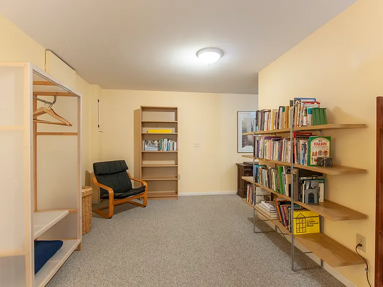 110 Chisholm Pl — Photo 26