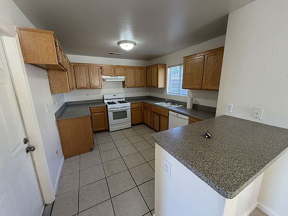 5th image of 21100 Santa Barbara Dr APT D