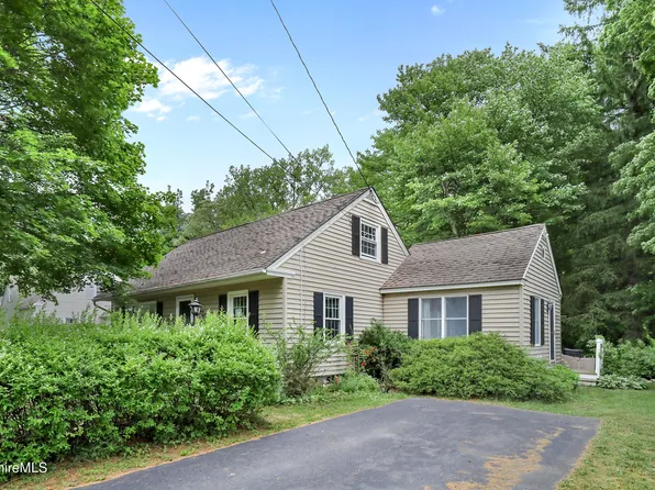 38 Claremont St, Pittsfield, MA 01201