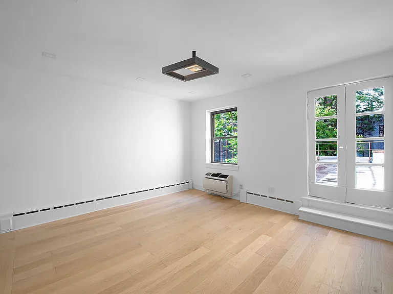 151 E 62nd St #4B — Photo 8