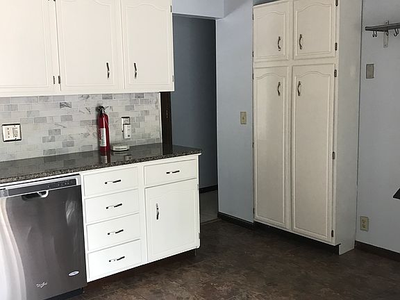 5th image of 15204 Davenport Cir