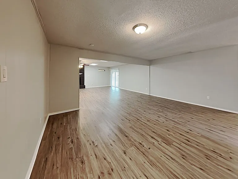 1349 Rutherford Dr — Photo 16