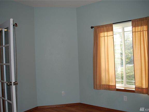 3rd image of 18333 Lofty Ct SE
