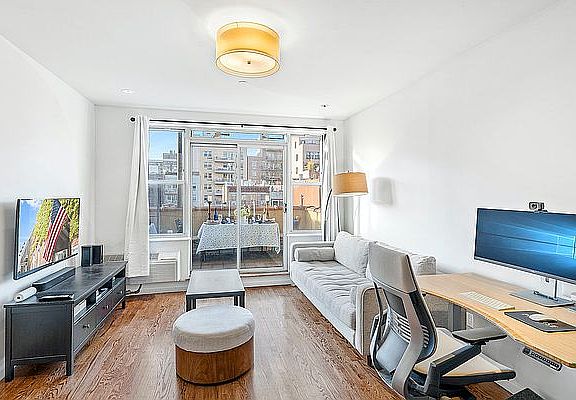 4th image of 35 Essex St APT 7A