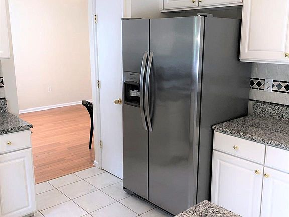 4th image of 30 Richards Rd