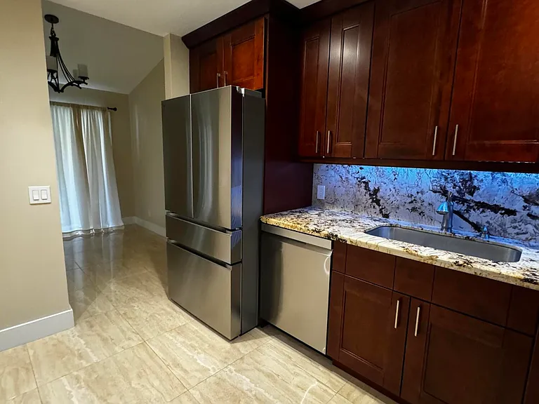 5520 Coach House Cir #G — Photo 12