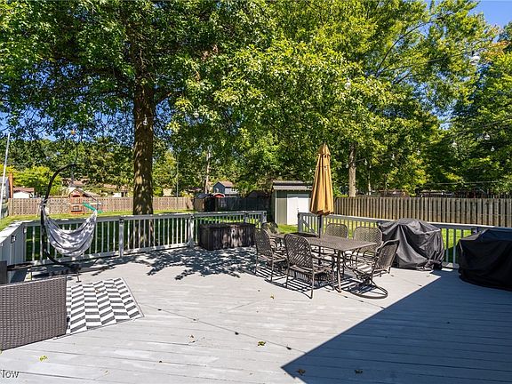 3rd image of 26956 Southwood Ln