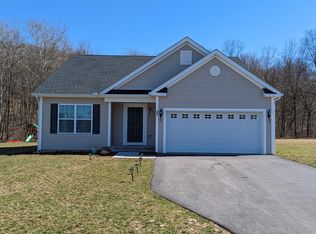 47 Stonewall Cir, Poughkeepsie, NY 12603
