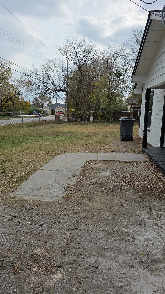 Building Photo - 1147 Lufkin St