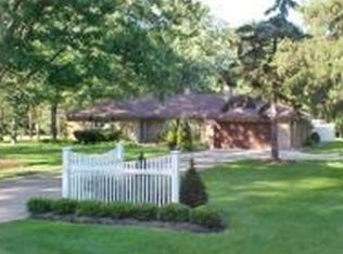 7699 E Linden Ln, Parma, OH 44130