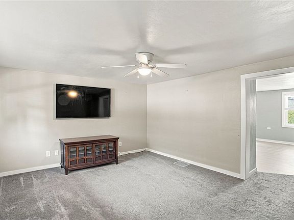 3rd image of 535 10th St