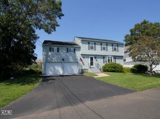 100 Old Dam Rd, Fairfield, CT 06824