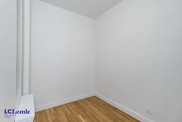 Rented by LC Lemle Real Estate Group | media 10