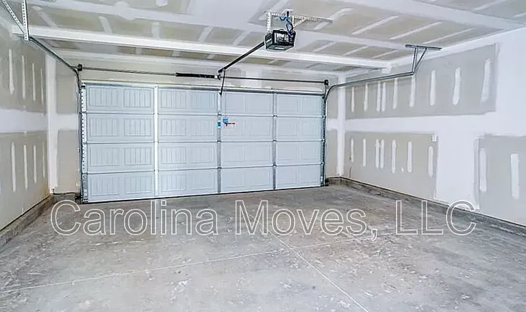 523 Springtime Ln — Photo 10