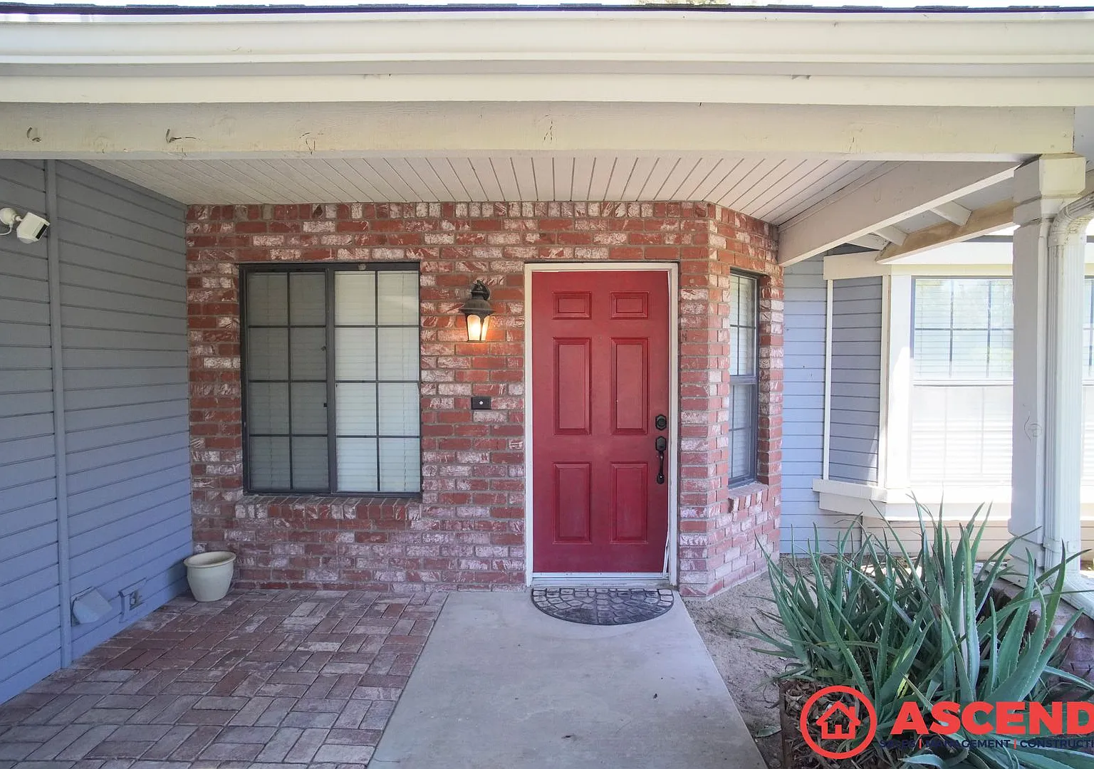 Charming 3-Bedroom, 2-Bathroom Home located in The Vibrant City of Bakersfield! — Photo 3