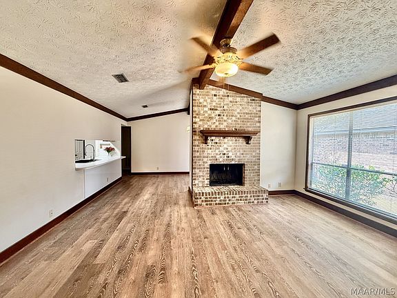 3rd image of 1520 Katrina Pl