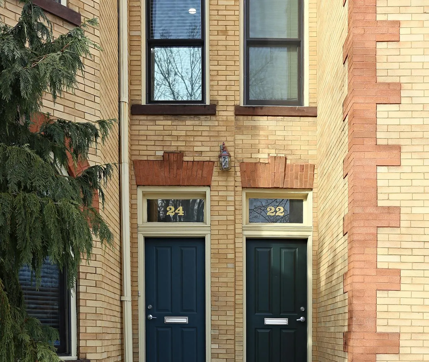 24 W 4th Ave — Photo 2
