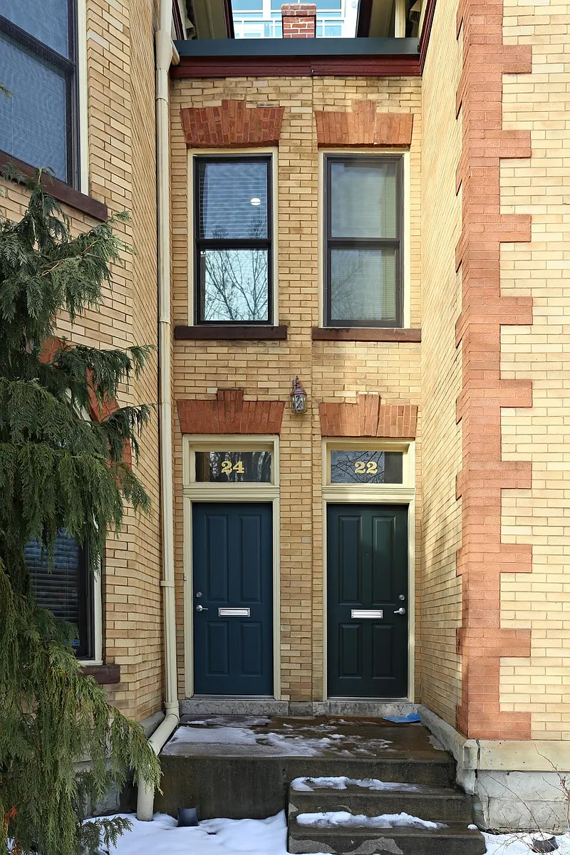 Building Photo - 24 W 4th Ave
