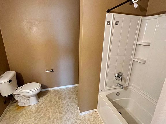 4th image of 221 Chalk Mountain Dr