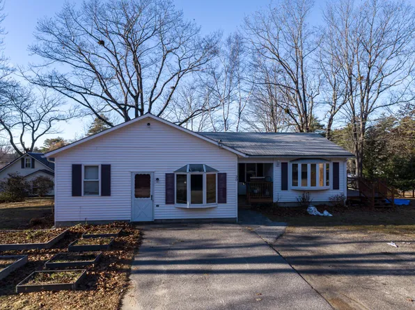 20 Hewey Street, Lisbon, ME 04252
