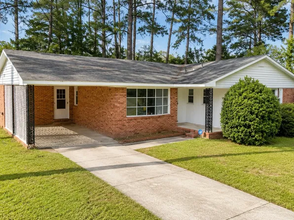 6350 Rannock Dr, Fayetteville, NC 28304