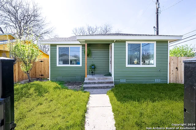 1102 Burleson St — Photo 37