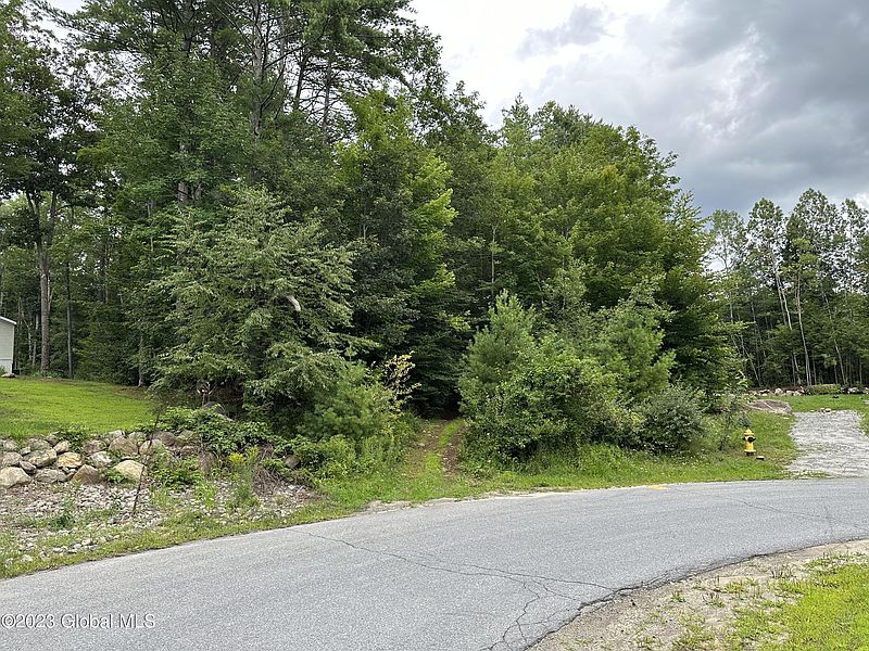 4th image of 50 Cloverleaf Drive