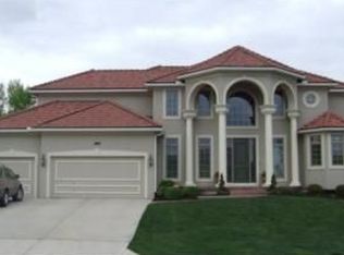 8700 Pine St, Lenexa, KS 66220