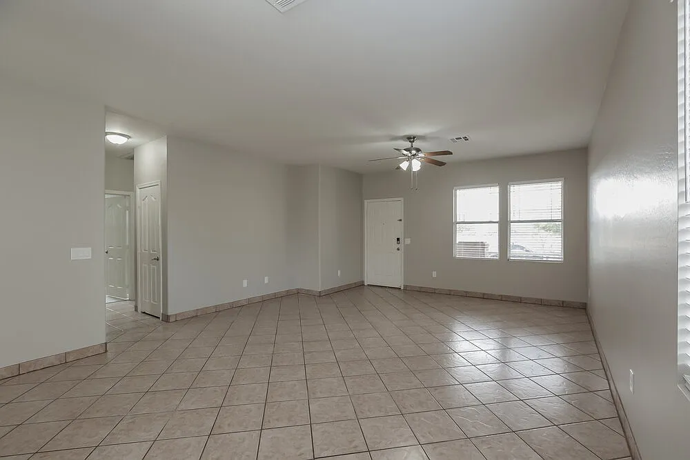 3 bed, 2.0 bath, 1278 sqft, $2,730 — Photo 3