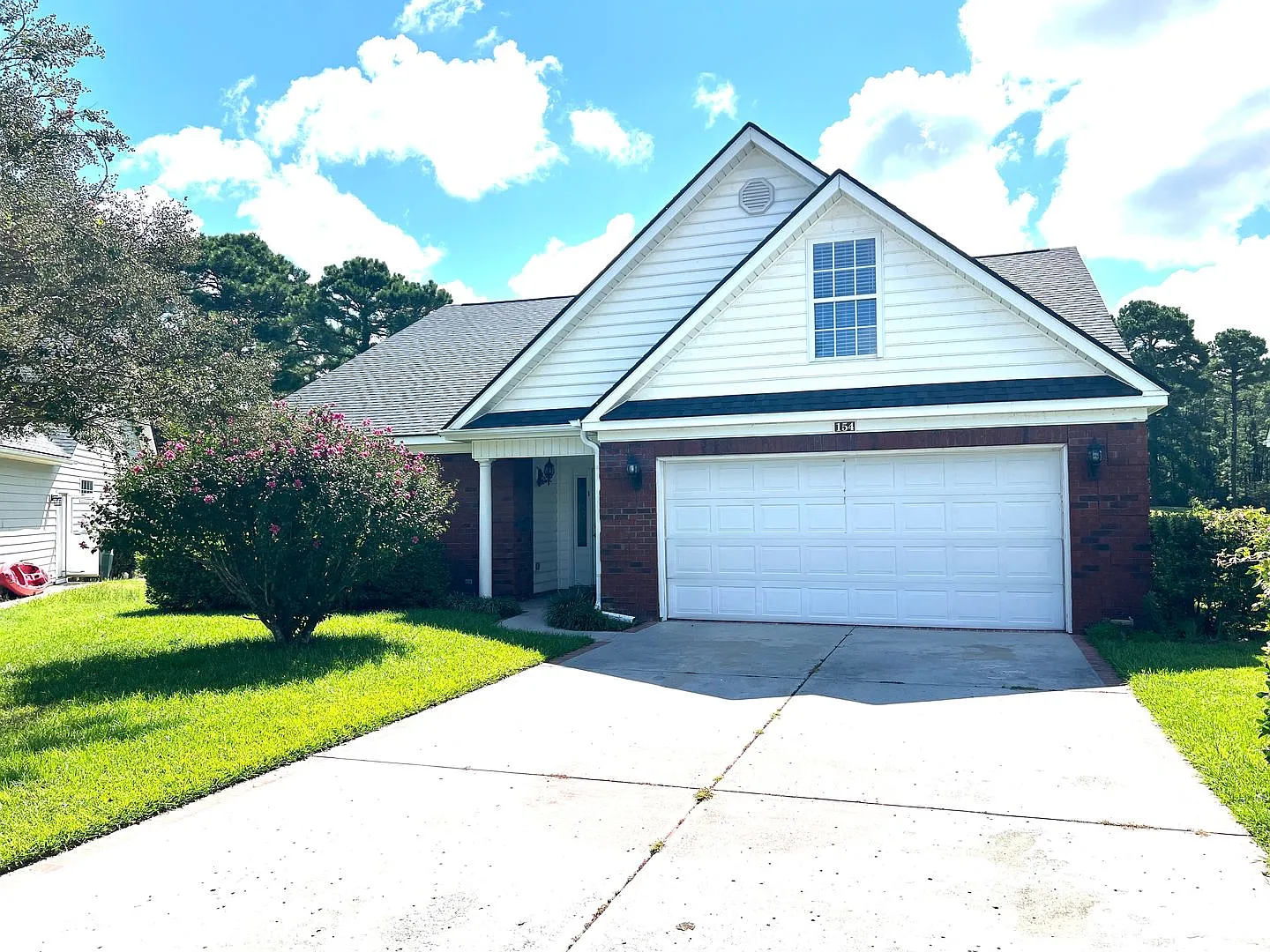 Beautiful Four-Bedroom Home Located In Burning Ridge! Available Now! — Photo 2