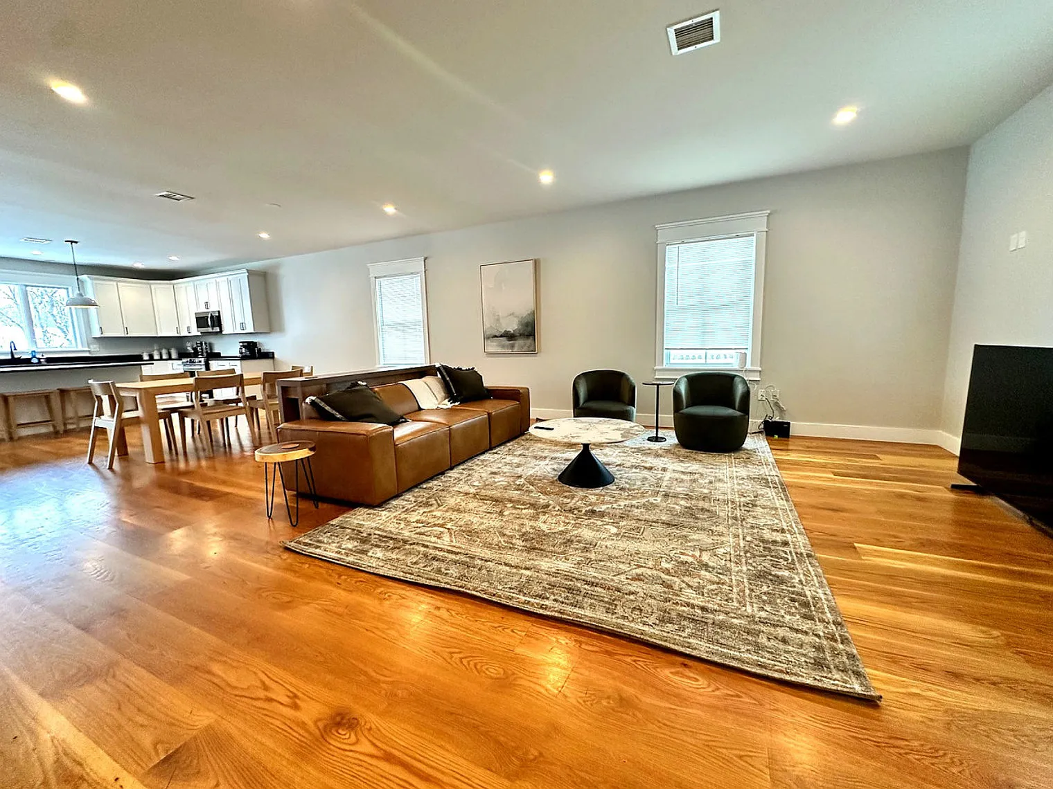 3 bed, 2.0 bath, $7,123 — Photo 3