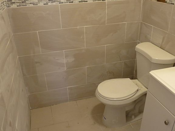 5th image of 4643 Carpenter Ave #House