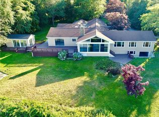 396 Nanaquaket Rd, Tiverton, RI 02878