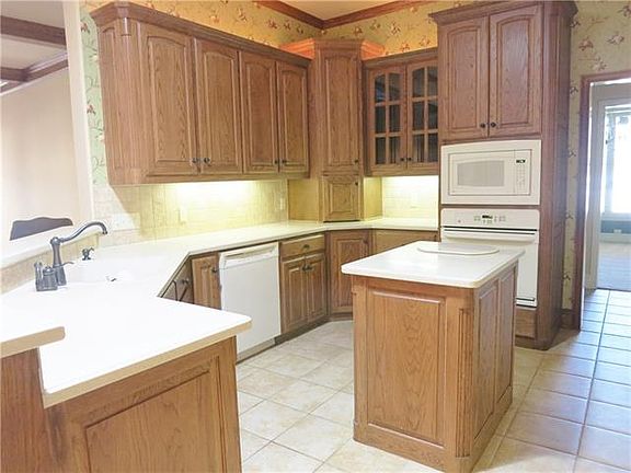 3rd image of 5270 Wyndham Ct