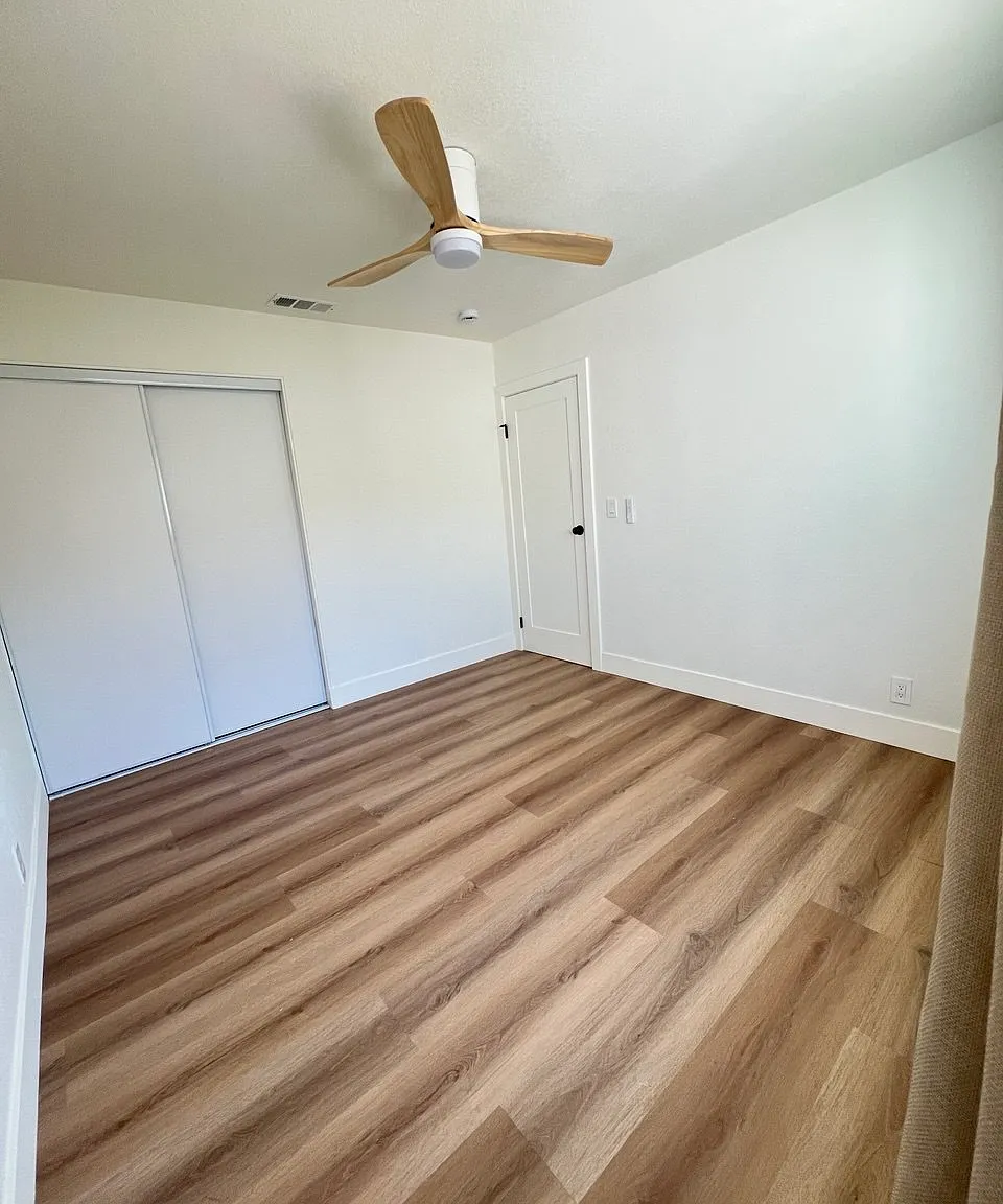 15052 Columbia Ln — Photo 3