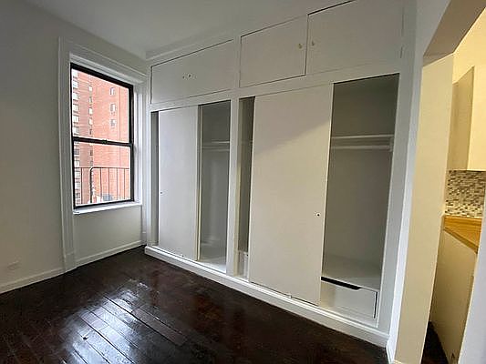 3rd image of 348 E 62nd St #6B