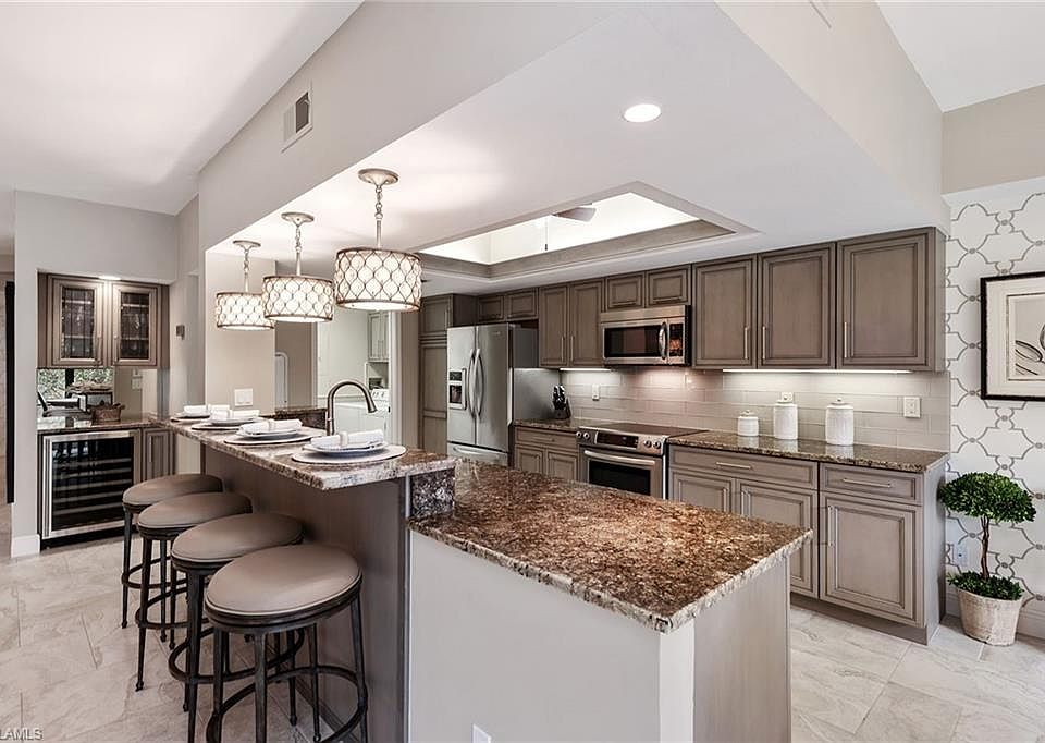 1st image of 27034 Oakwood Lake Dr