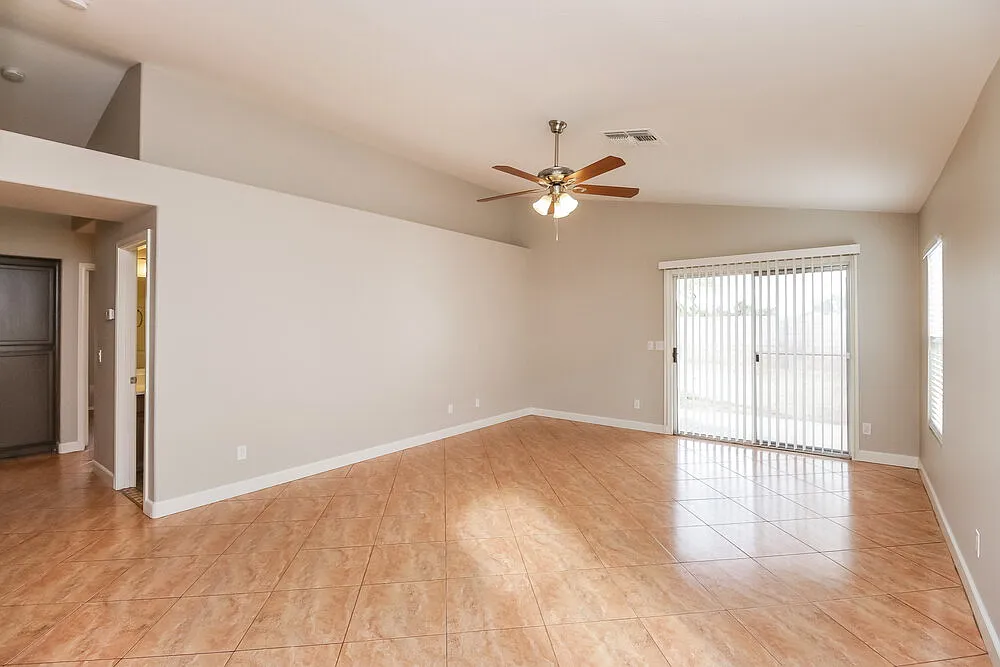 3 bed, 2.0 bath, 1310 sqft, $2,175 — Photo 3