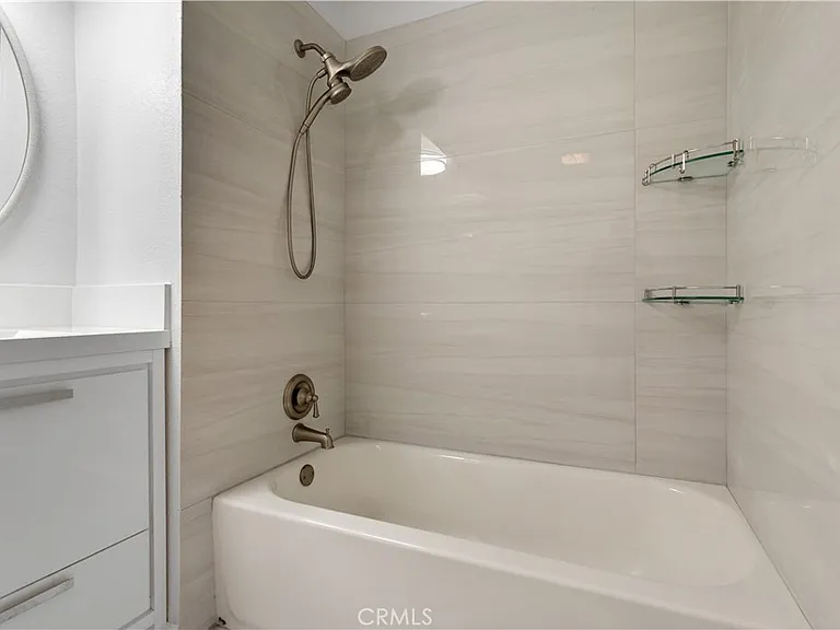 10201 Mason Ave — Photo 17