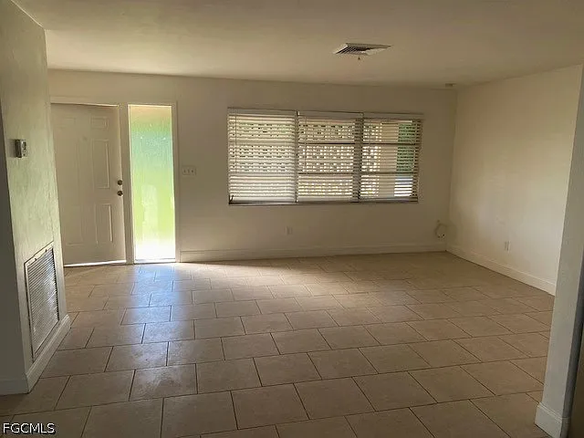 3 bed, 2.0 bath, 1322 sqft, $1,600 — Photo 4